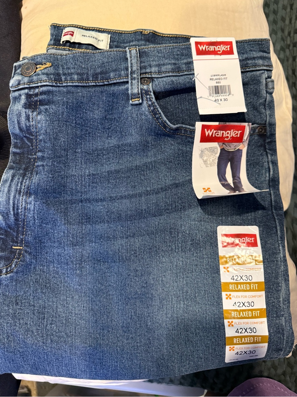Wrangler Men's Jeans - Medium Blue Wash